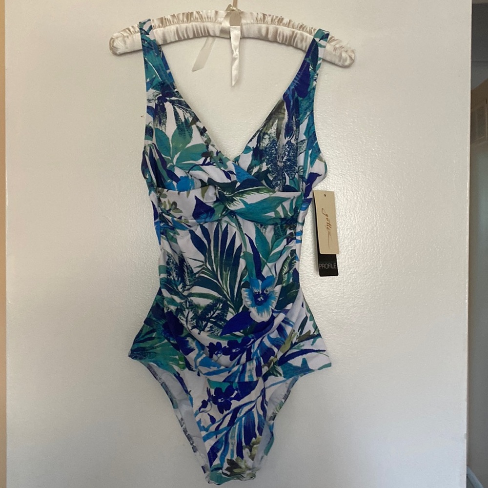 Gottex one piece swimsuit